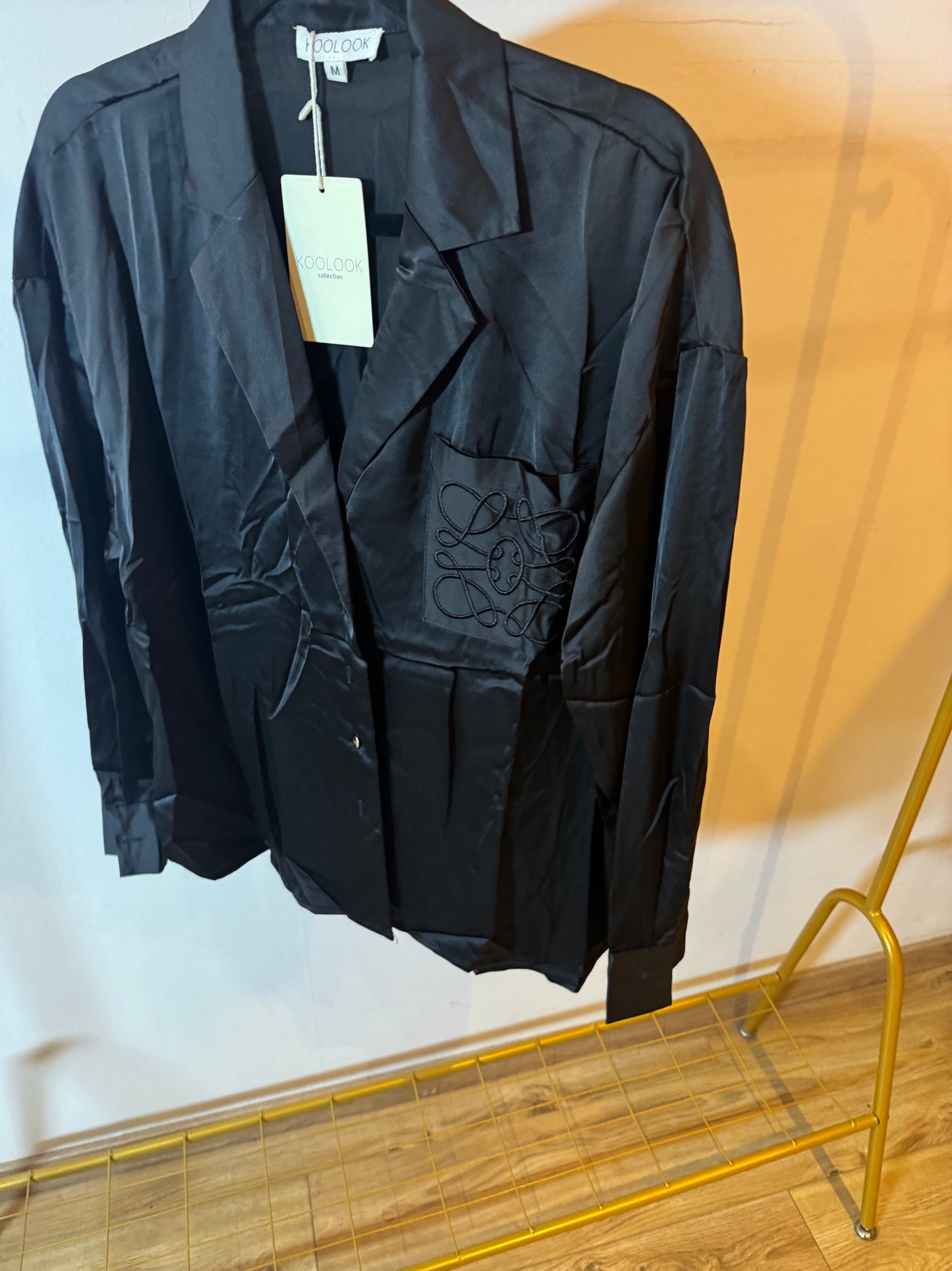 Satijnen blouse L logo
