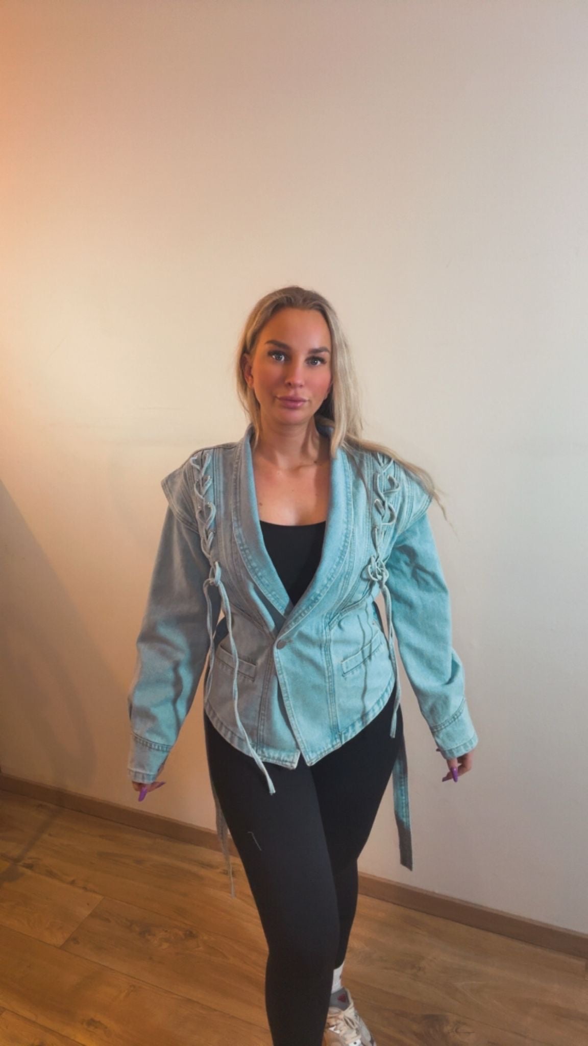Spijkerjasje one size universele maat met veter accent