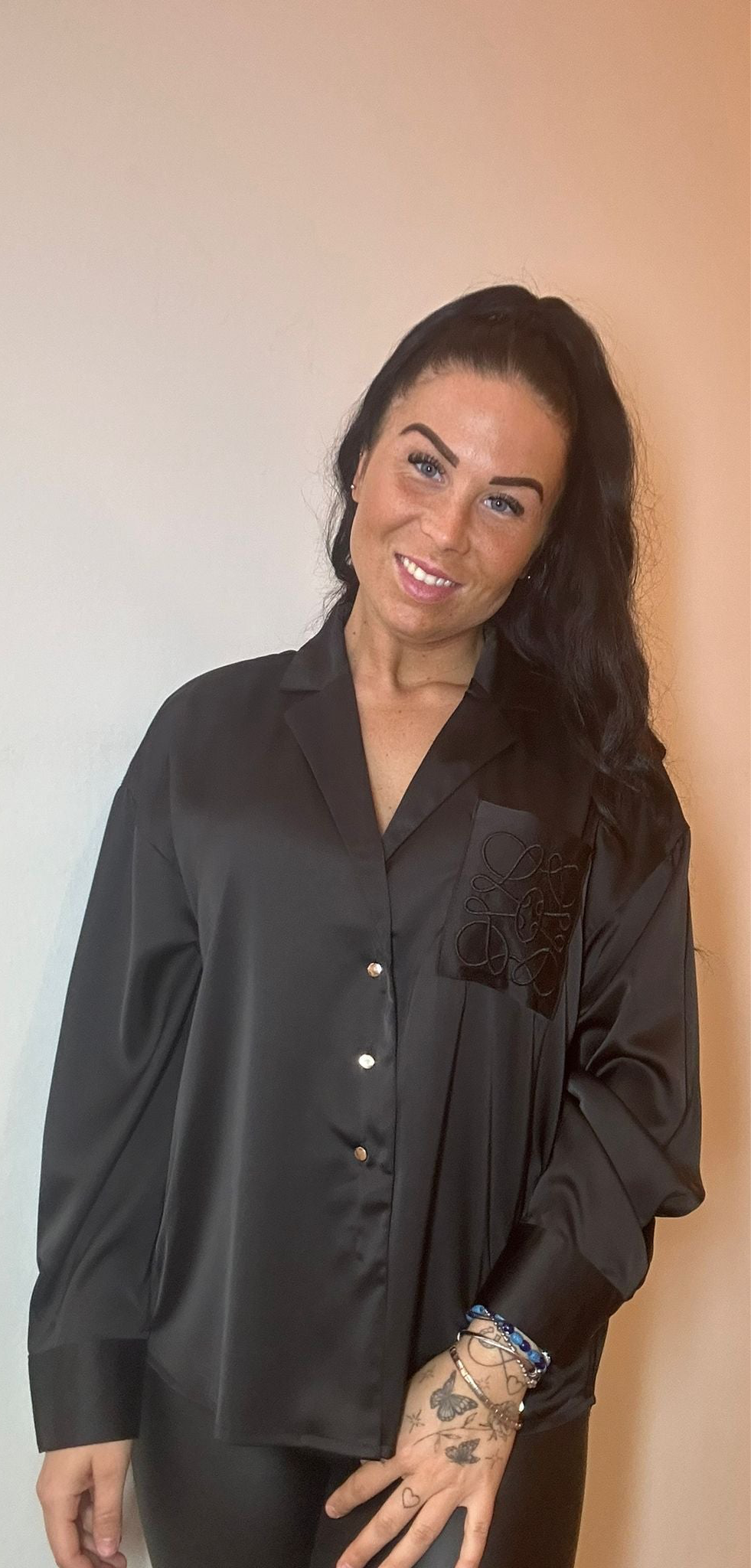 Satijnen blouse L logo