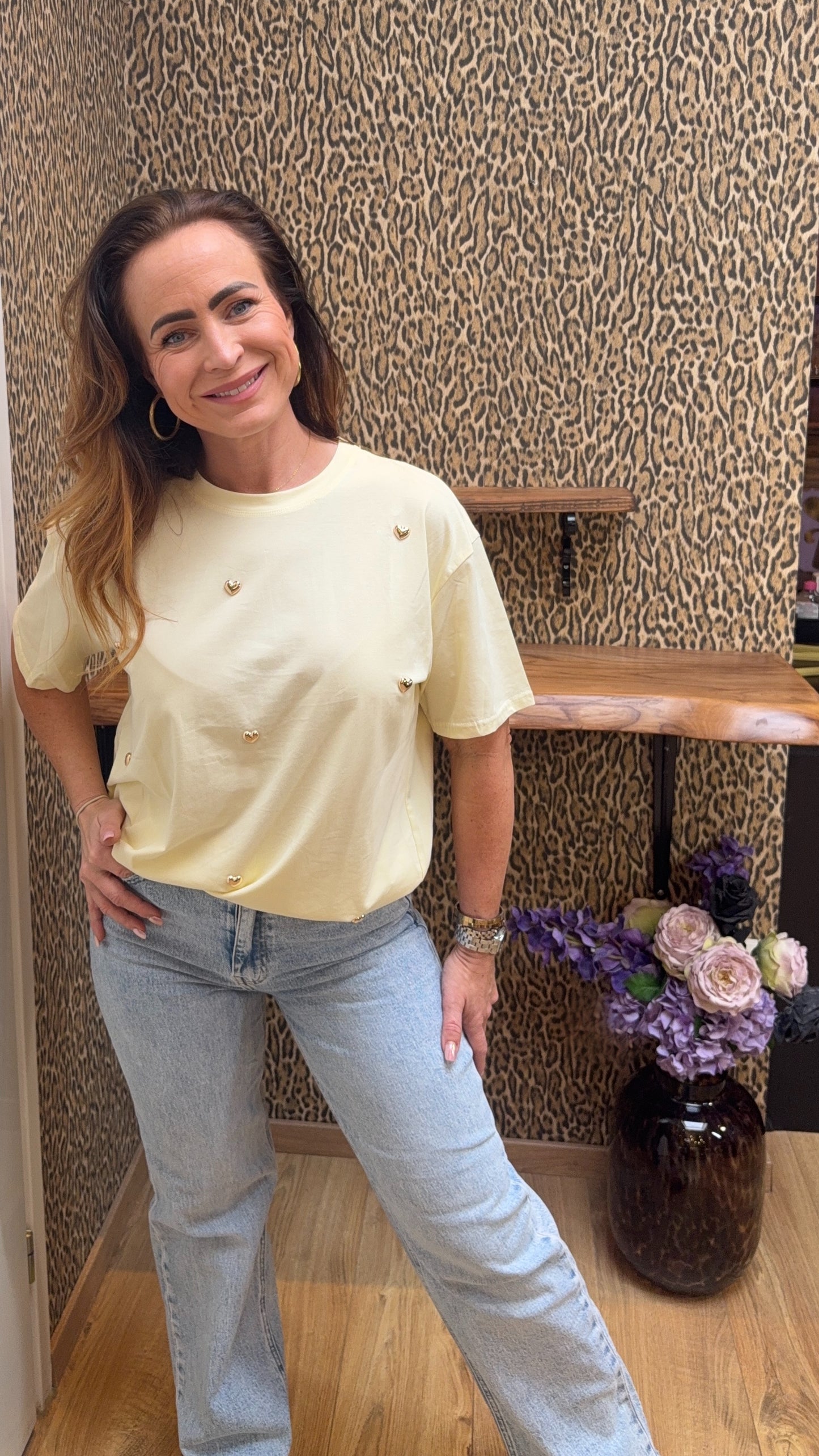 T-shirt “Golden Hearts” – Lichtgeel