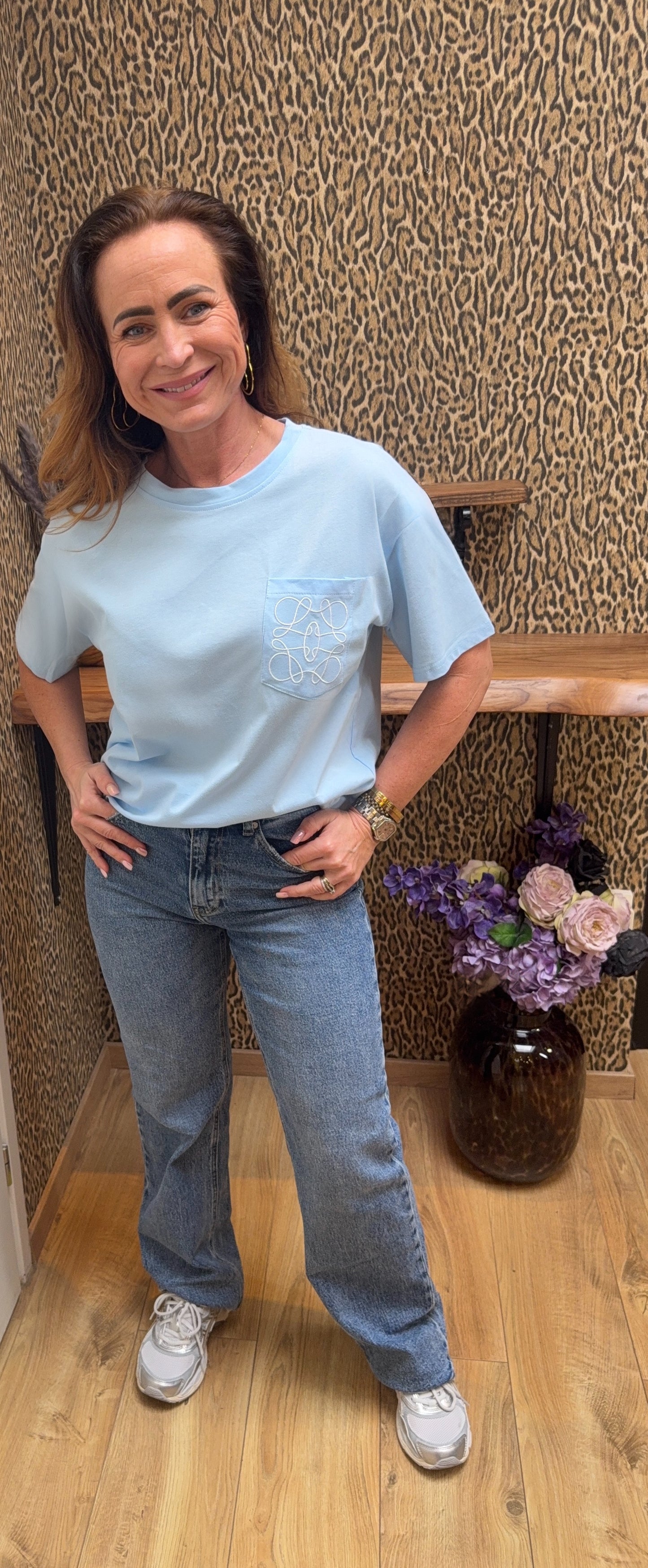 T-shirt “Pocket Detail” – Lichtblauw