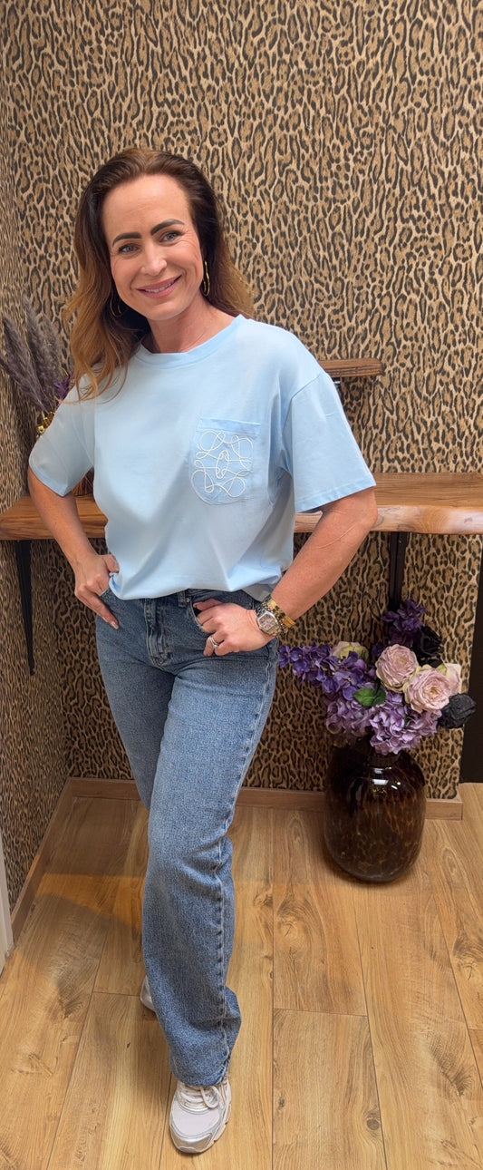 T-shirt “Pocket Detail” – Lichtblauw